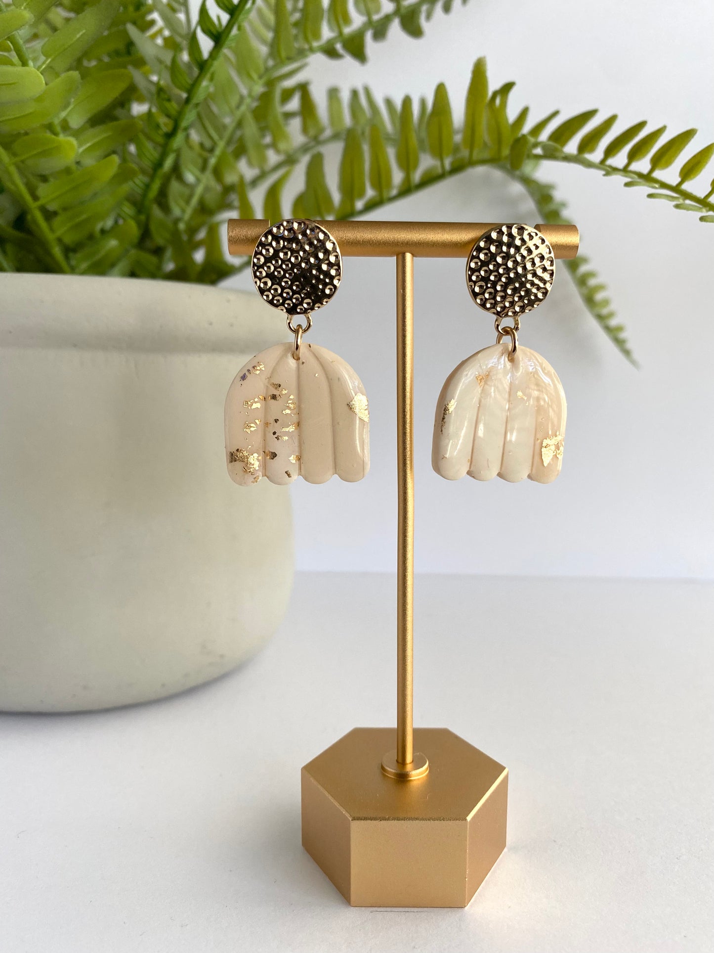 Luxe Deluxe | Vanilla Swirl Tulip Drop Earrings